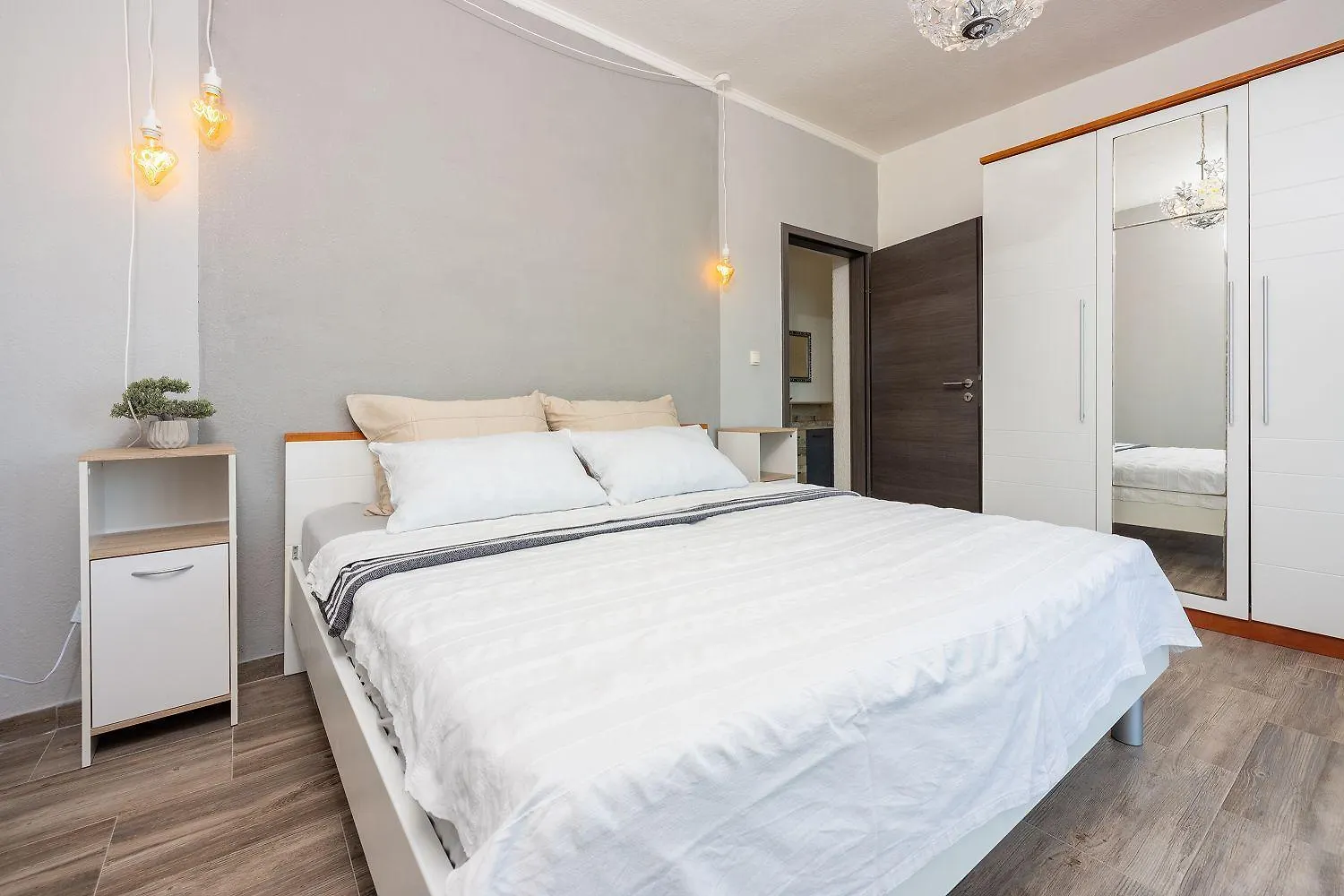 Beeindruckendes Apartment Mit Whirlpool, Lounge-Liegen, Meerblick, Grill Dramalj