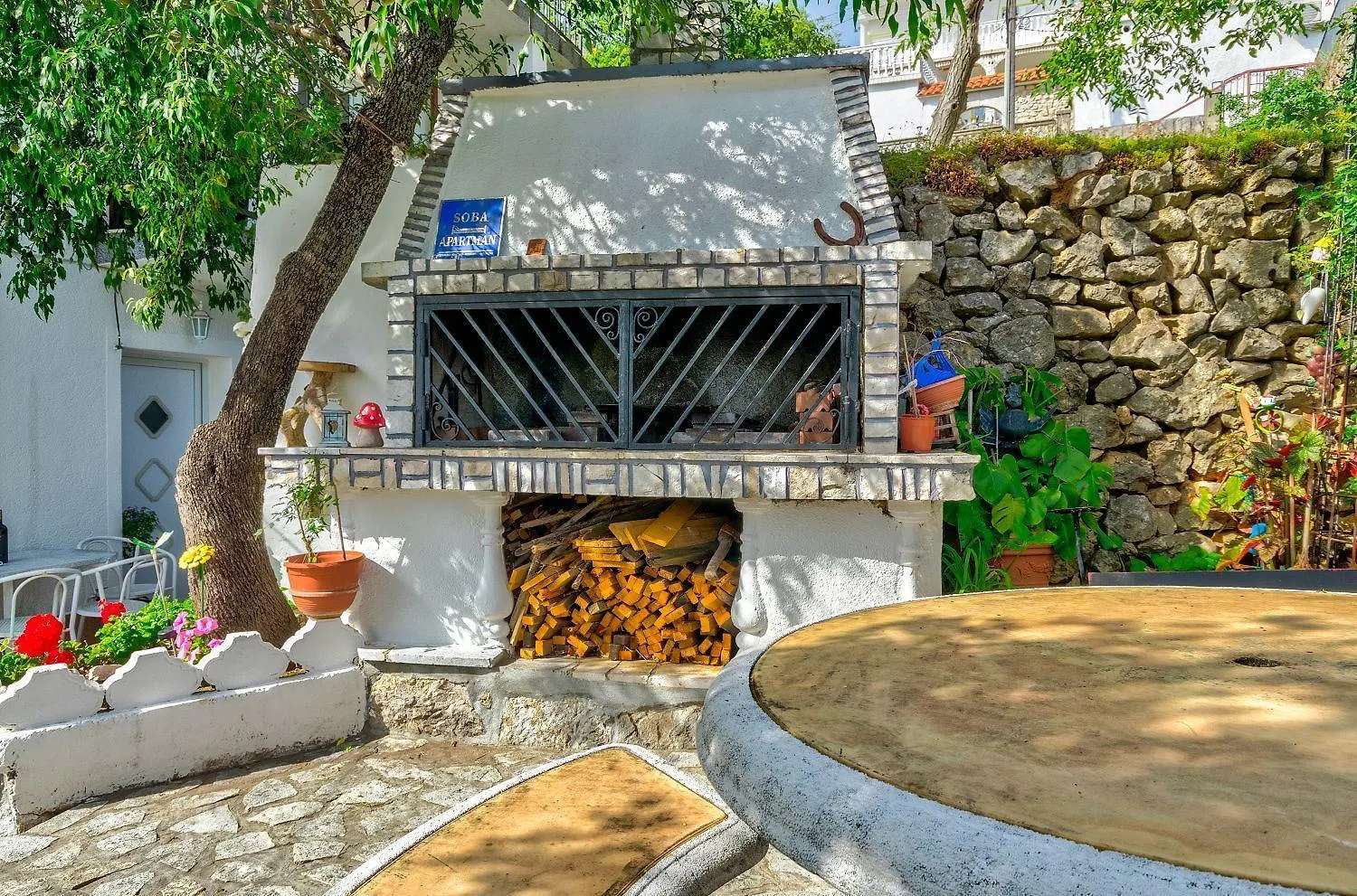 Beeindruckendes Apartment Mit Whirlpool, Lounge-Liegen, Meerblick, Grill Dramalj