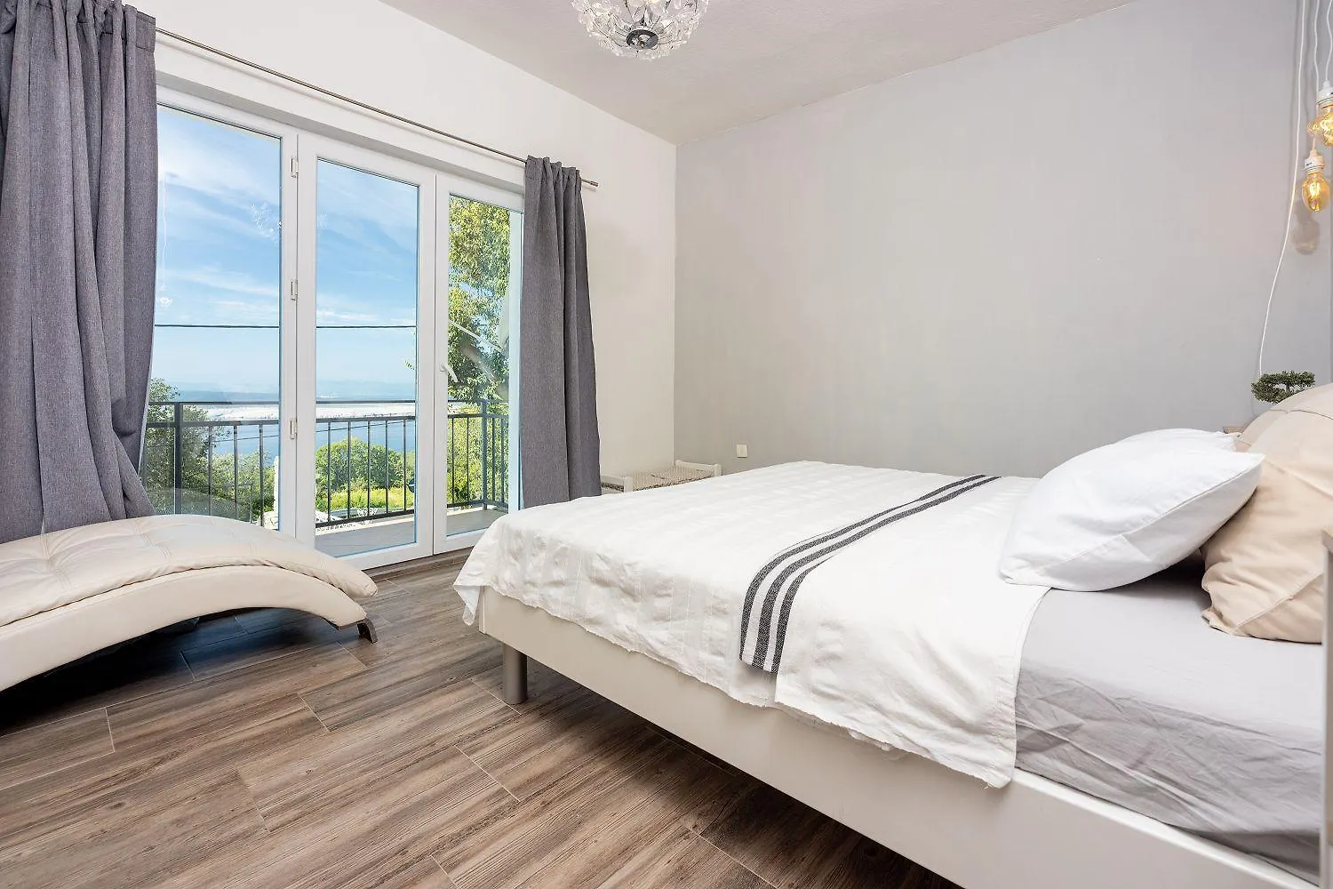 Beeindruckendes Apartment Mit Whirlpool, Lounge-Liegen, Meerblick, Grill Dramalj 0*,  Croatia