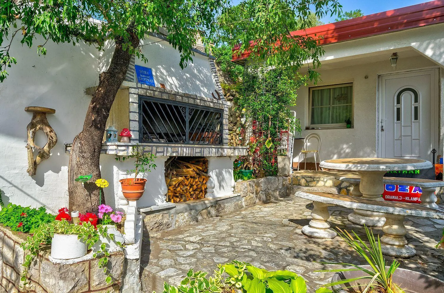 Beeindruckendes Apartment Mit Whirlpool, Lounge-Liegen, Meerblick, Grill Dramalj